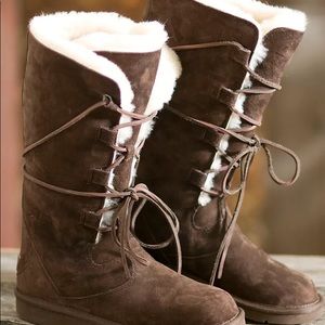 UGG Australia Whitley Shearling tall lace up boot ❤️great condition❤️ 8